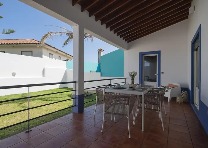 Bright & Spacious By