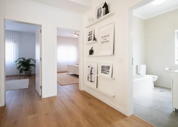 Bright & Spacious By * Ribeira Grande