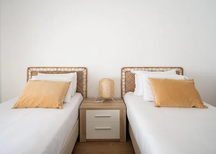 Ferienhaus Bright & Spacious By