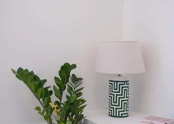 別荘 Bright & Spacious By