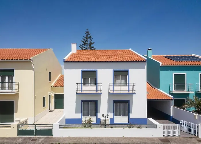 Bright & Spacious By * Ribeira Grande