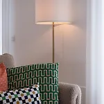 Bright & Spacious By Holiday home *
