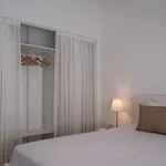 Bright & Spacious By