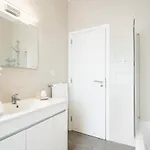 Bright & Spacious By Ribeira Grande