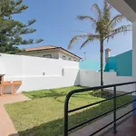 Bright & Spacious By Holiday home *