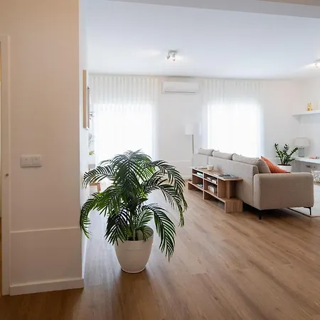 Bright & Spacious By * Ribeira Grande