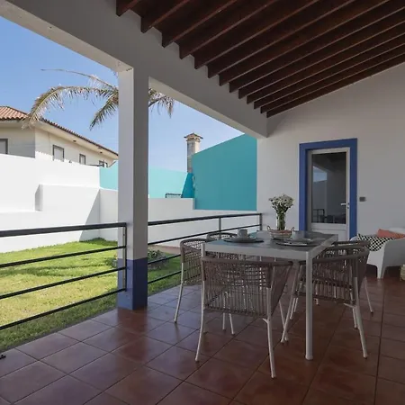 Bright & Spacious By