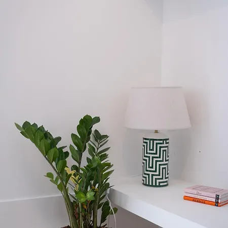 別荘 Bright & Spacious By