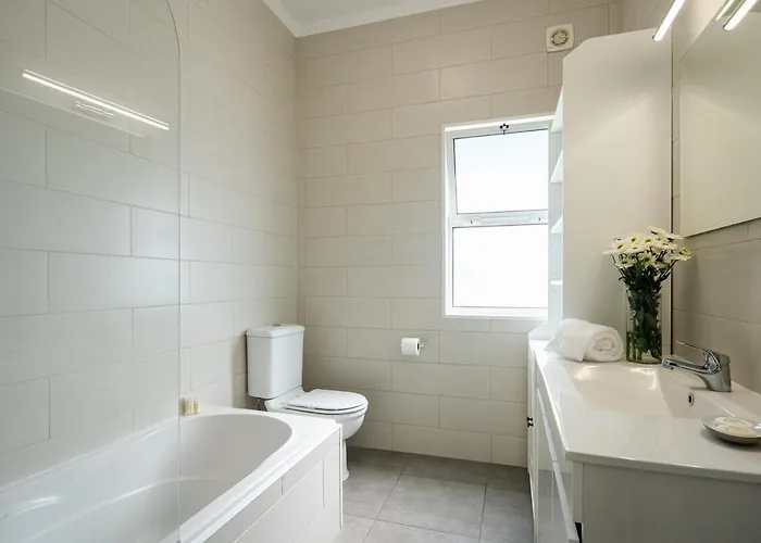 度假居 Bright & Spacious By *